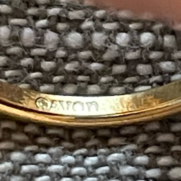 Vintage Avon Ring - Picture 9 of 11